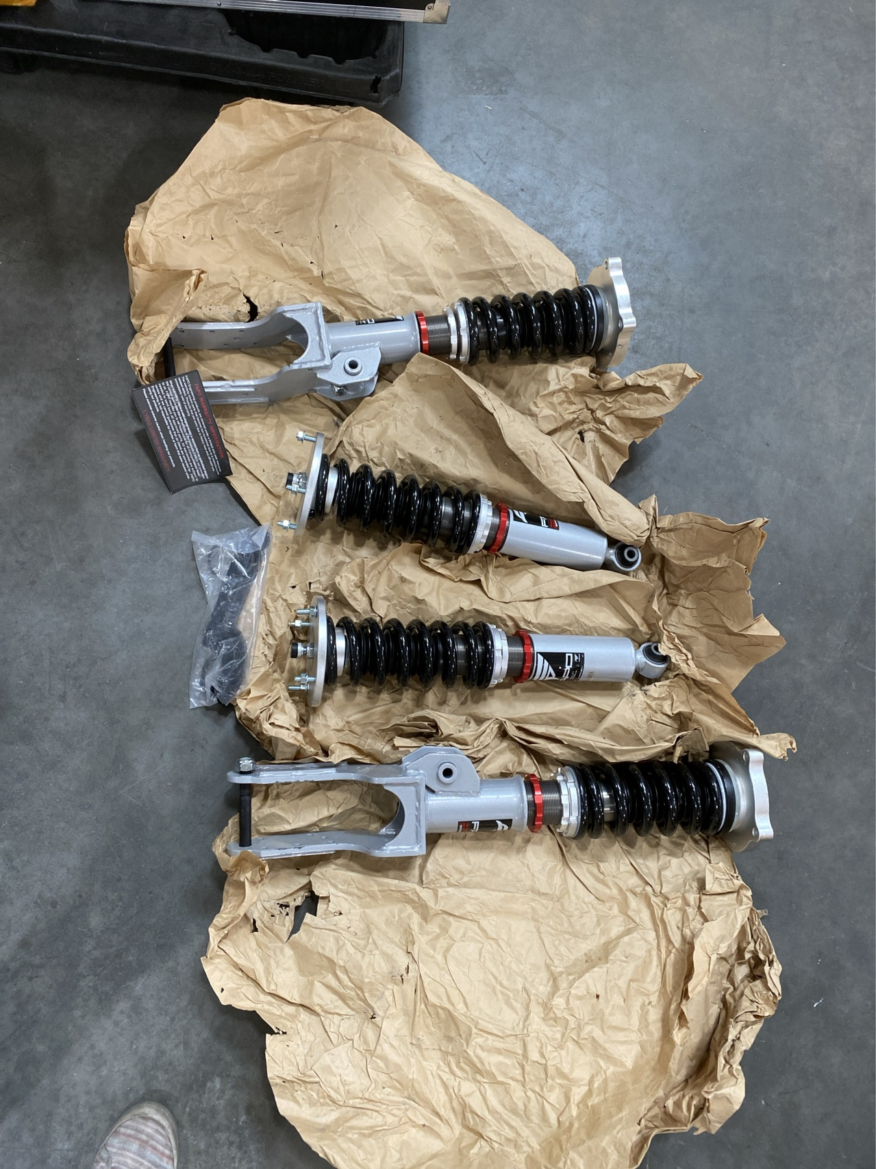 Open Box Special: 32-Level Damping Coilover for 2002-2015 Volkswagen Touareg 7L / Audi Q7 4L / Porsche Cayenne 9PA PF091920